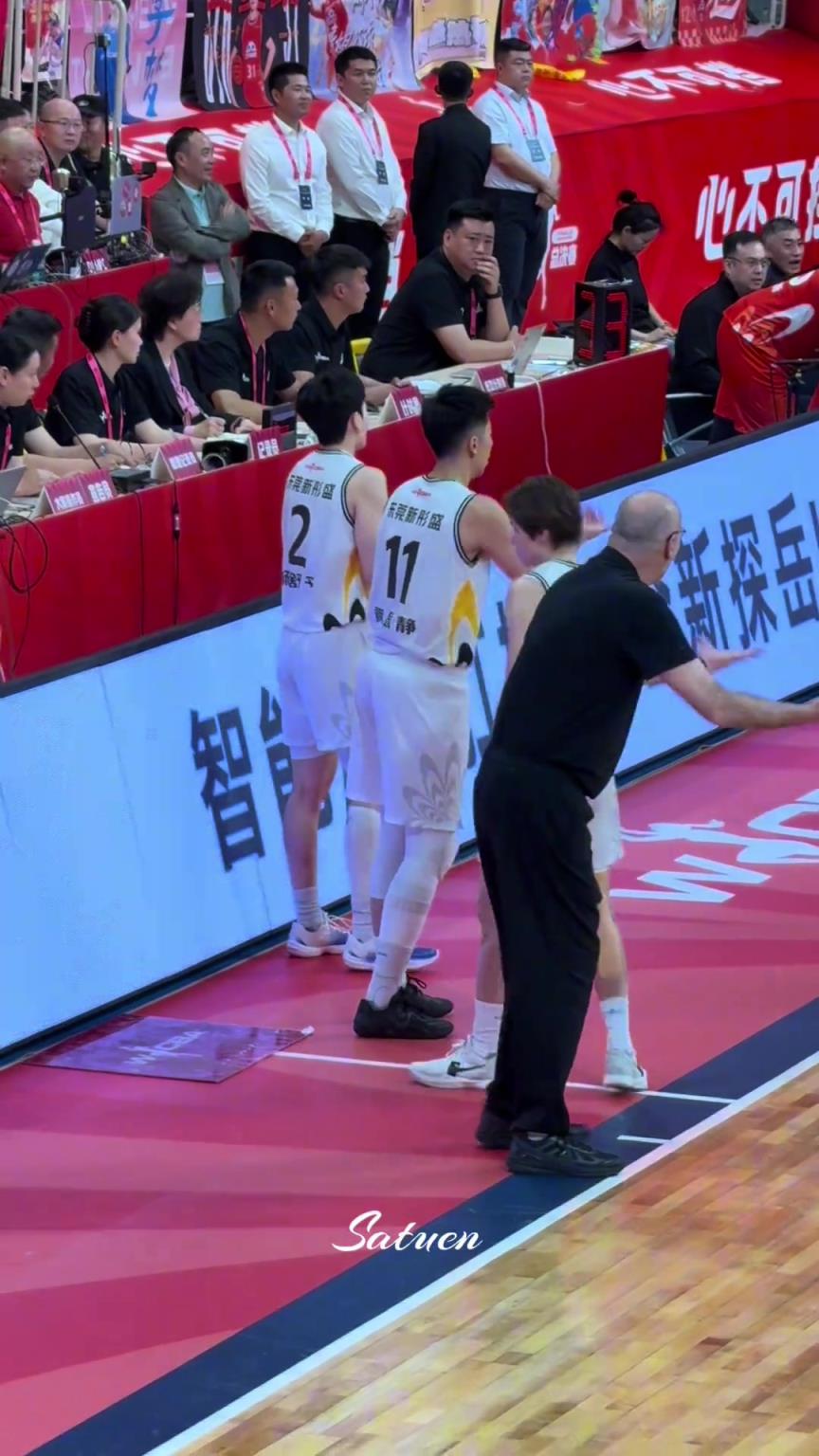 無(wú)奈的一家三口！絕望的教練，氣瘋了的皮總！