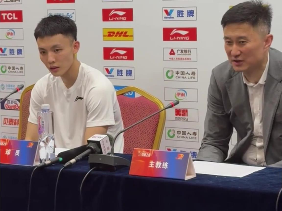 這是能說(shuō)的嗎徐杰：杜指導(dǎo)賽前說(shuō)了，這場(chǎng)球就是打架和摔跤！